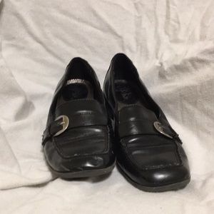 Black Lifestride loafers